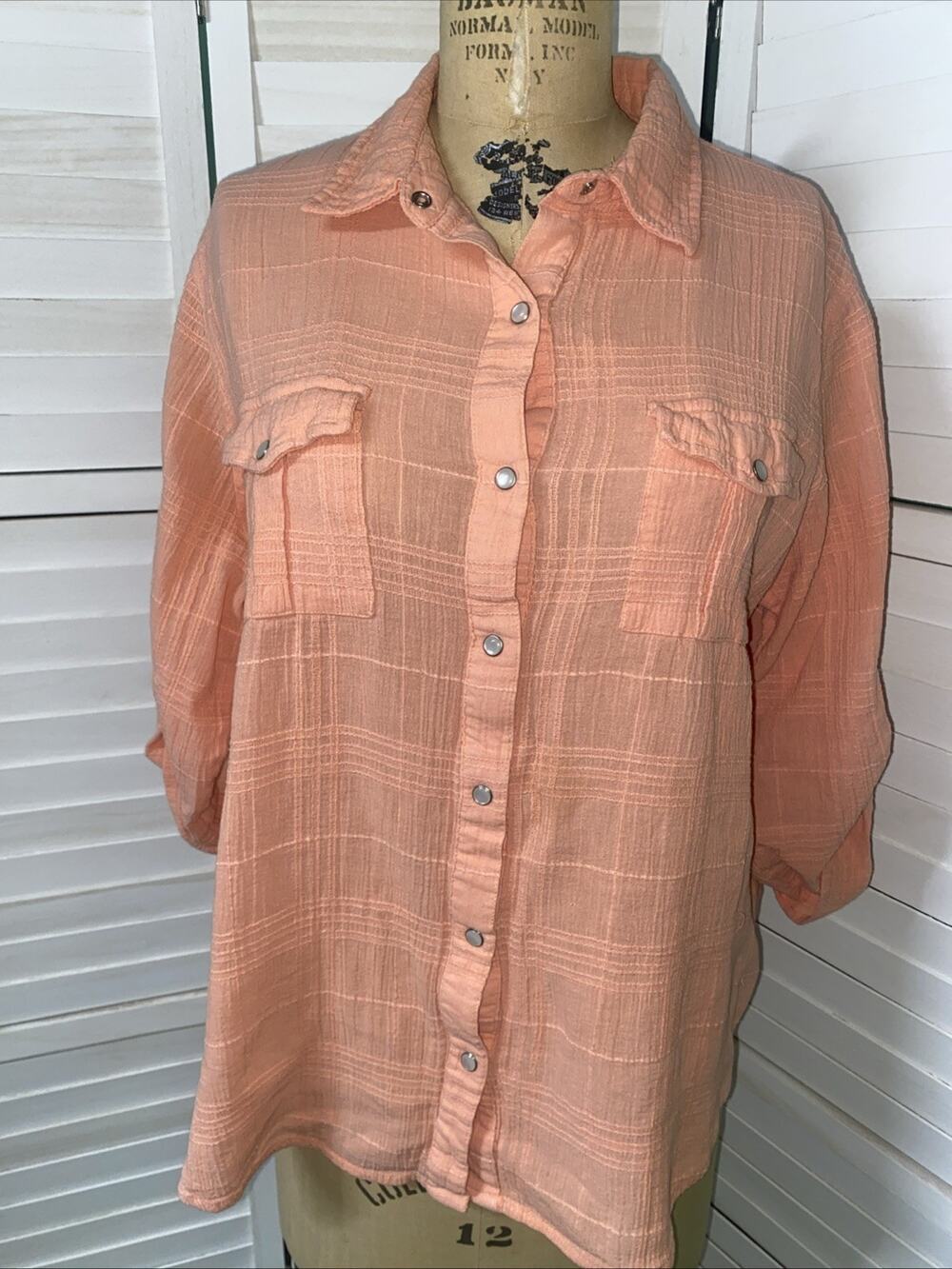 Only Necessities Women’s Pearl Snaps Roll Tab Short Sleeves Shirt Blouse Large